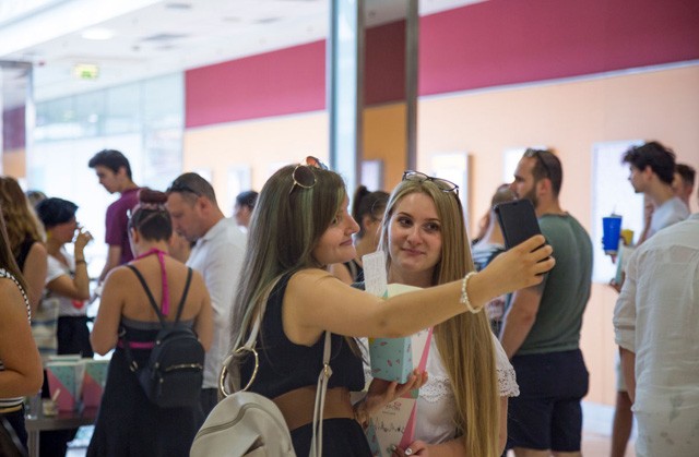 Szuper csajos program a hétvégére: mozizással, fotózkodással, sminkeléssel várnak titeket a Sugár Moziban!