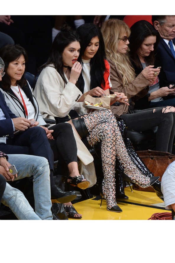 kendall jenner, kylie jenner, csizma, los angeles