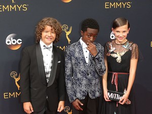 Az Emmy-gála legjobb pillanata: a Stranger Things szereplői énekelnek!