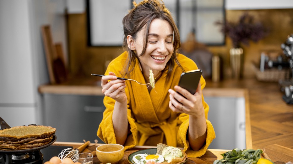 A szerotonin fontos szerepet játszik a hangulatszabályozásban, az alvás minőségének javításában és a stressz csökkentésében