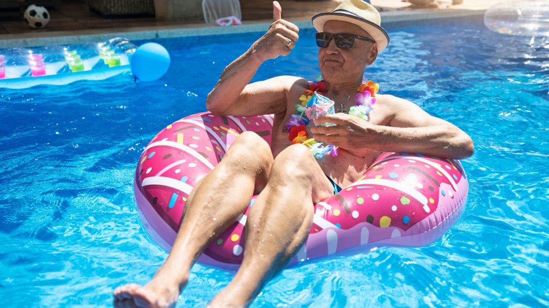 Az igaz szerelem nem ismer korhatárt, de a kapcsolatok alapja sok esetben nem az érzelmekben, hanem az anyagi érdekekben keresendő