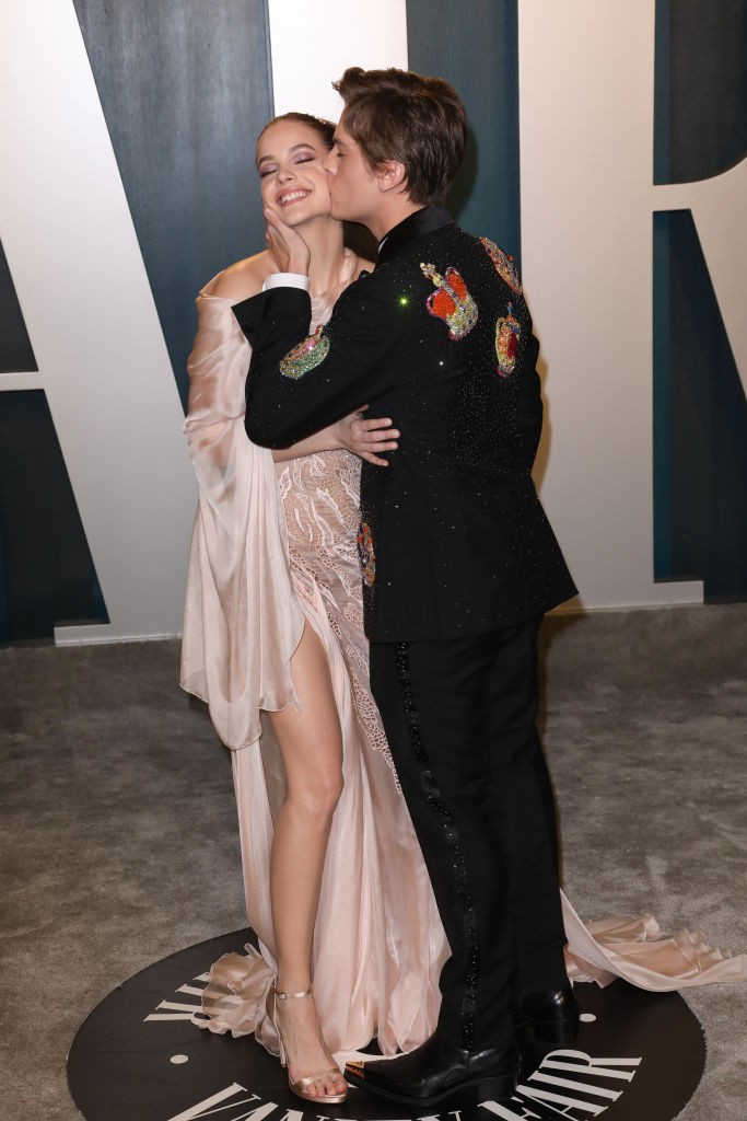 Palvin Barbara és Dylan Sprouse a 2020-as Vanity Fair partin