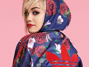 Rita Ora az Adidasnak tervez
