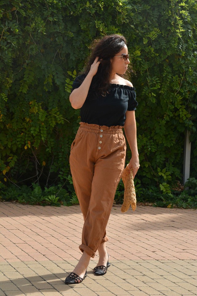 Dóra ma egy kényelmes, de csinos szettet mutat nekünk