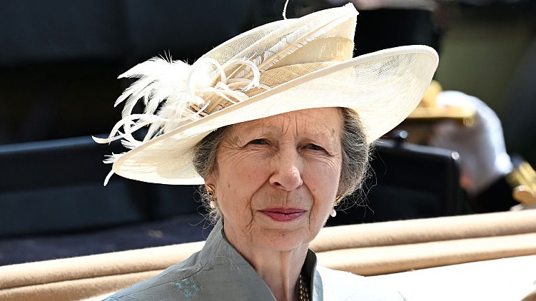 Anna hercegnő új frizurát vállalt be