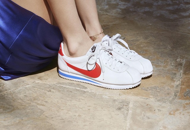 Bella Hadid- Nike Cortez