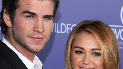 Atyaég! Miley Cyrus és Liam Hemsworth titokban ÖSSZEHÁZASODTAK!