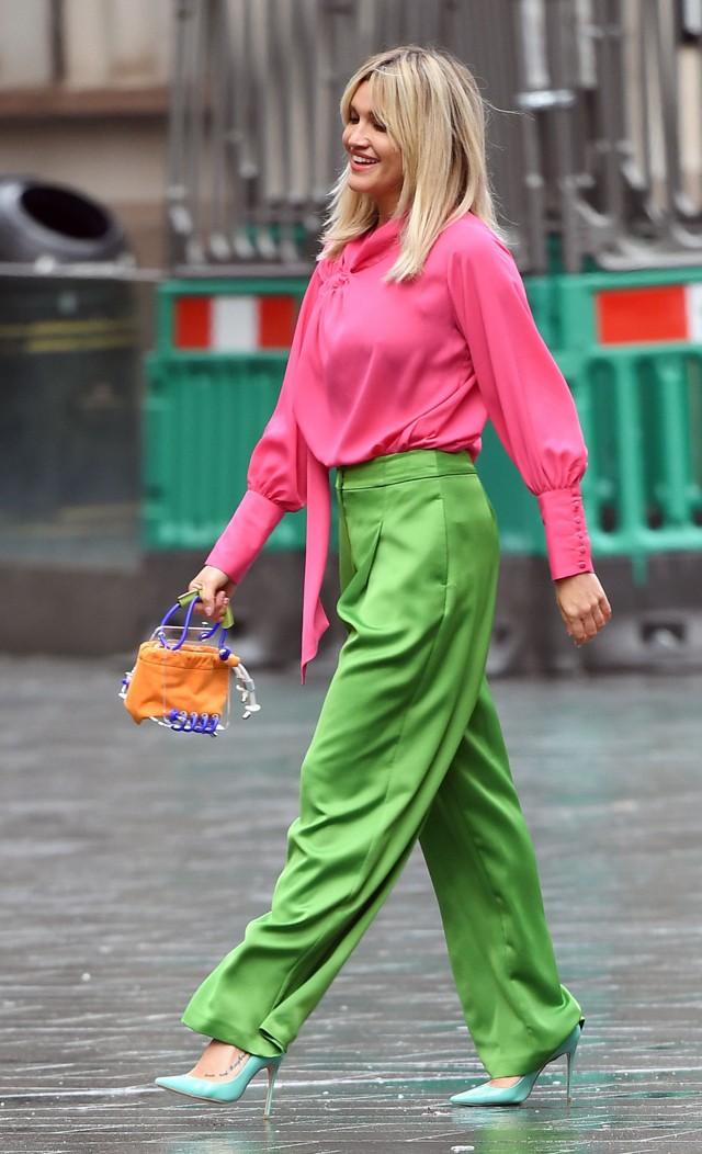 Ashley Roberts bebizonyította, hogy ez a két teljesen ellentétes szín tökéletesen illik egymáshoz