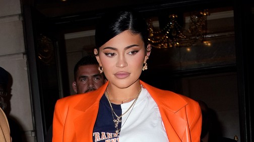 Újév alkalmából Kylie Jenner megmutatt milyen hatalmas már pocakja
