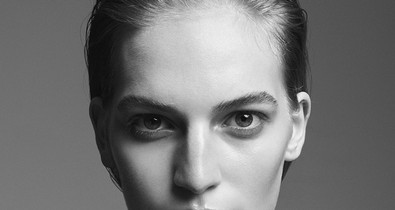 Monokróm múzsa - Gyönyörű fotósorozatban Axente Vanessa!