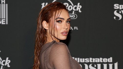 Megan Fox mindenkit meglepett új hajszínével