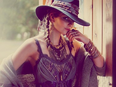 Mihalik Enikő modern hippiként is gyönyörű