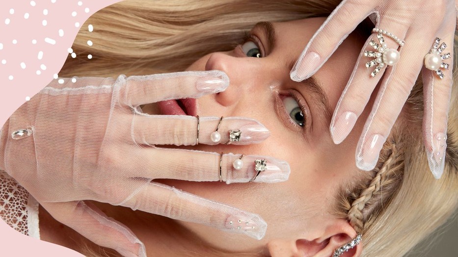 A Hailey Bieber féle mázas fánk körmök helyébe ez a körömtrend lépett