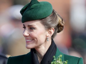 Katalin hercegné hatalmas feltűnést keltett ruhájával, aki Vilmos herceg nélkül jelent meg