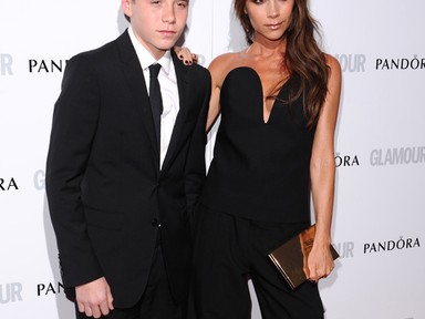 Victoria Beckham mintha a nővére lenne fiának