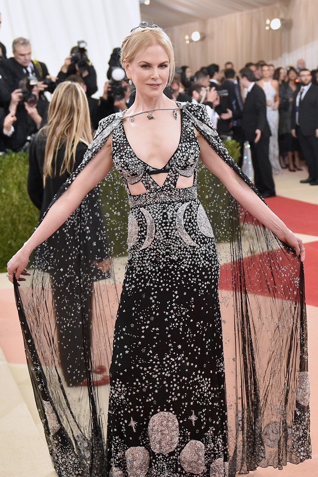 Nicole Kidman 10 leggyönyörűbb vörös szőnyeges pillanata