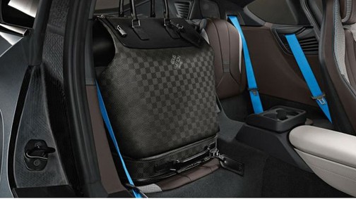 Szép táskák, gyors kocsi - a BMW és a Louis Vuitton randevúja