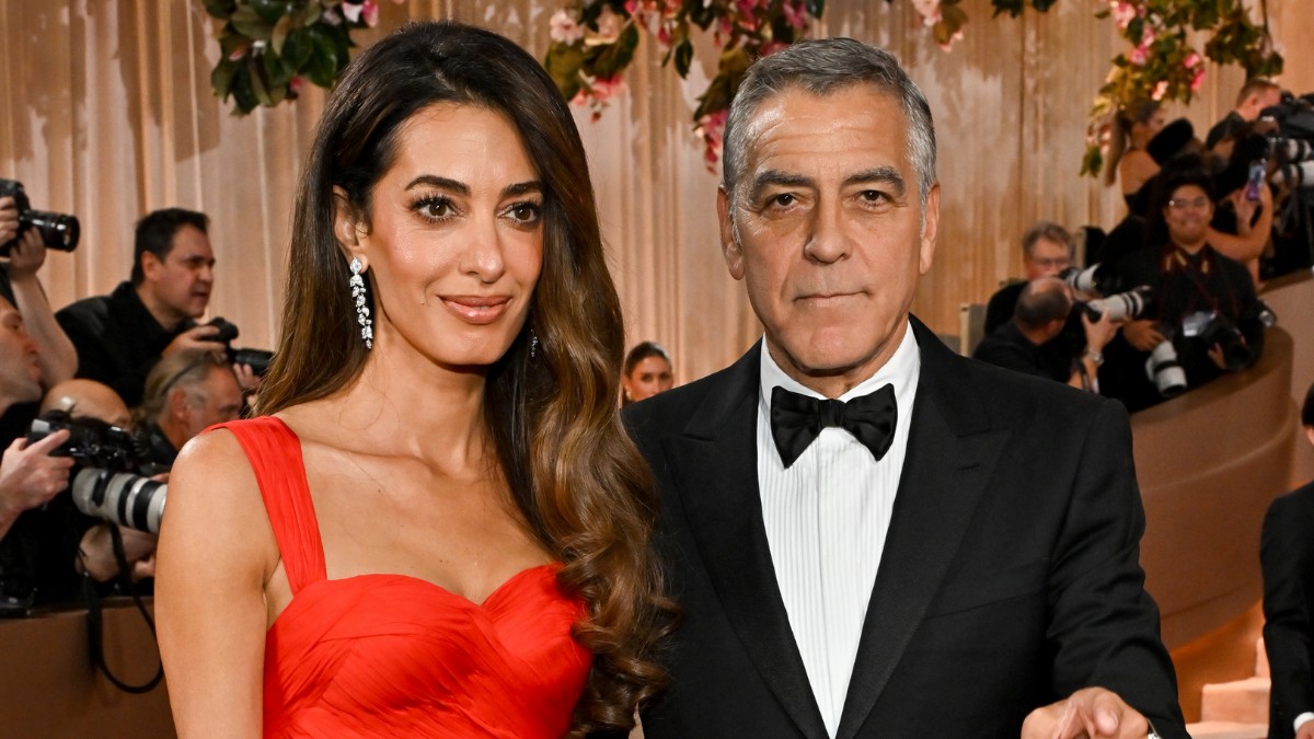 Összeöltözött Amal és George Clooney, 13 év után is úgy turbékolnak, mint a friss szerelmesek