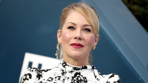 Romlott Christina Applegate állapota, kórházba szállították a színésznőt