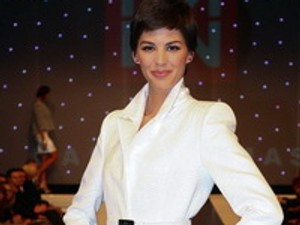 Ördög Nóra nyitotta Náray Tamás divatbemutatóját