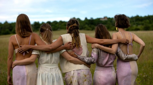 A dúlákat ünnepli a Donna Terra új kollekciójának kampánya