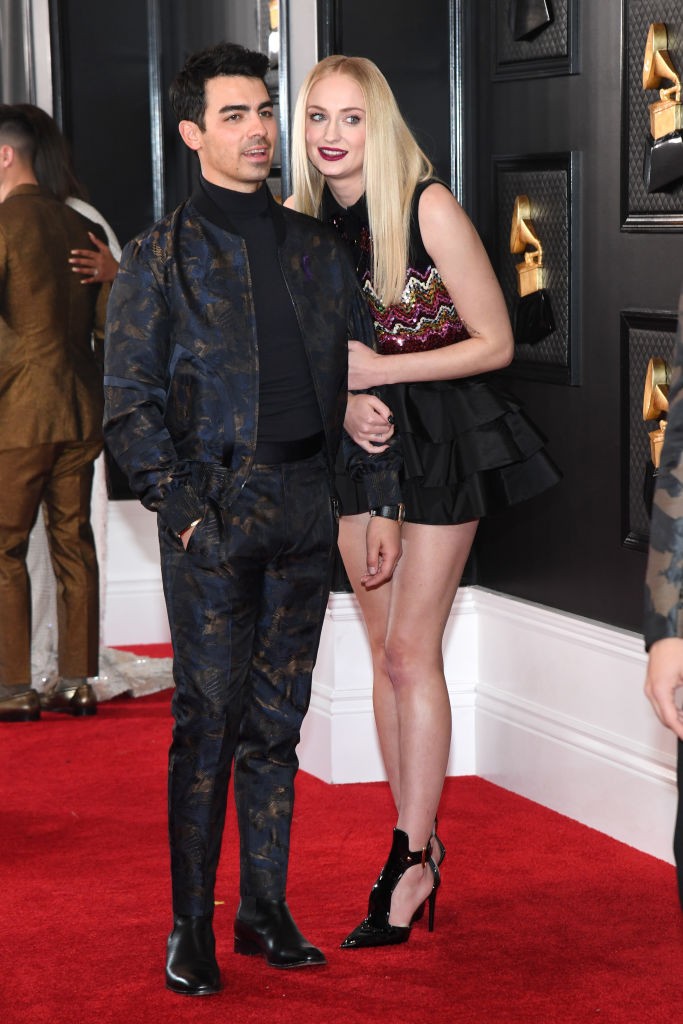 Joe Jonas és Sophie Turner a 2020-as Grammy-díjátadón cukisodnak.