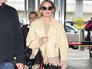 Micsoda? Betiltották a leggings viselését a repülőn