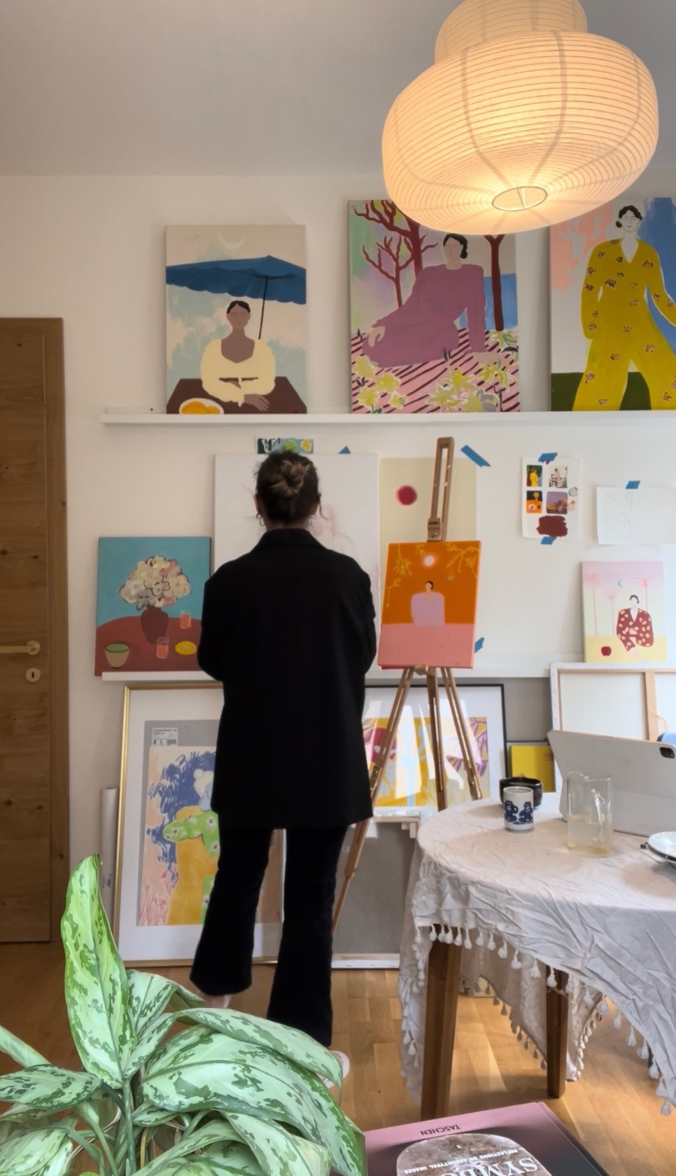 Művei célja a női érzések és sokféleség bemutatása, valamint az összetartozás erősítése.