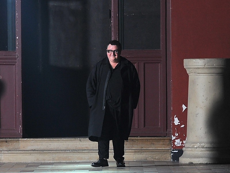 Gyász! Koronavírusban meghalt Alber Elbaz, a modern divat egyik legfontosabb tervezője