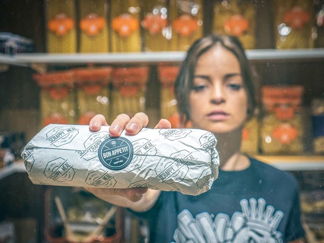 A pólók csomagolása