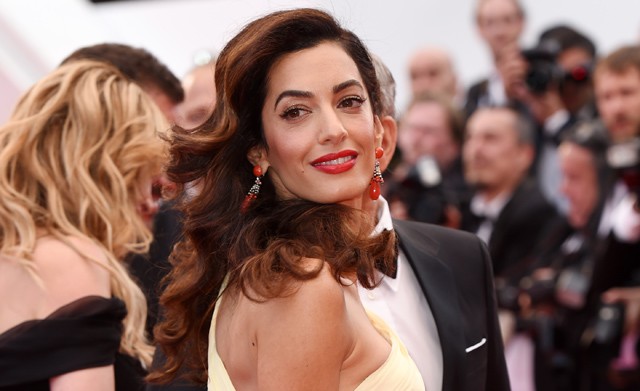 amal clooney, george clooney, cannes, cannes filmfesztivál, pénzes cápa, premier, atelier versace 