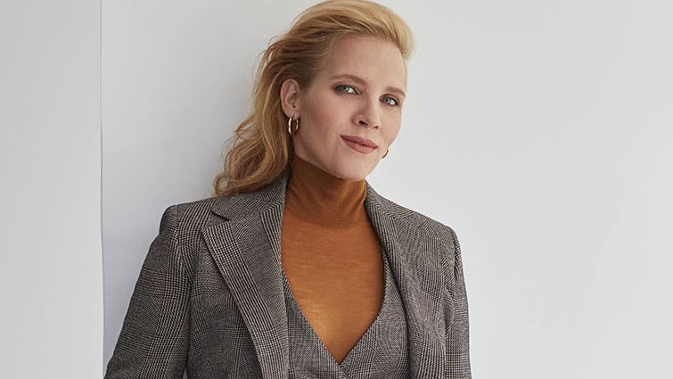 Tóth Vera digitális címlapinterjú