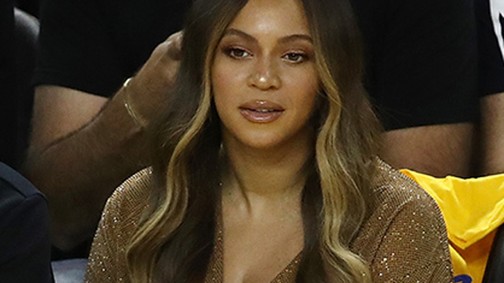 Dráma az NBA meccsen: Beyoncé arrébb lökött egy nőt, amiért férjével beszélgetett