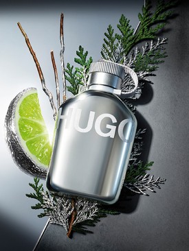 Személyiségünket látványosan kifejezhetjük öltözékünkkel, az illatok azonban lehetőséget adnak arra, hogy még árnyaltabban és őszintén megmutassuk, kik is vagyunk. A Hugo Boss új illata  ebben nyújt segítséget, arra bíztat, légy úttörő, légy önmagad. - Reflective Edition edt HUGO BOSS 24 090 Ft/ 75 ml