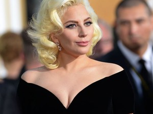 Hatalmas átváltozáson esett át Lady Gaga a Golden Globe gálára