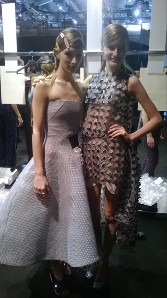 Bogie és Gáll Franciska a Dior show előtt.