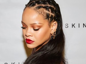 Rihanna őrület, milyen dögös volt a Fenty Skin bemutató partiján