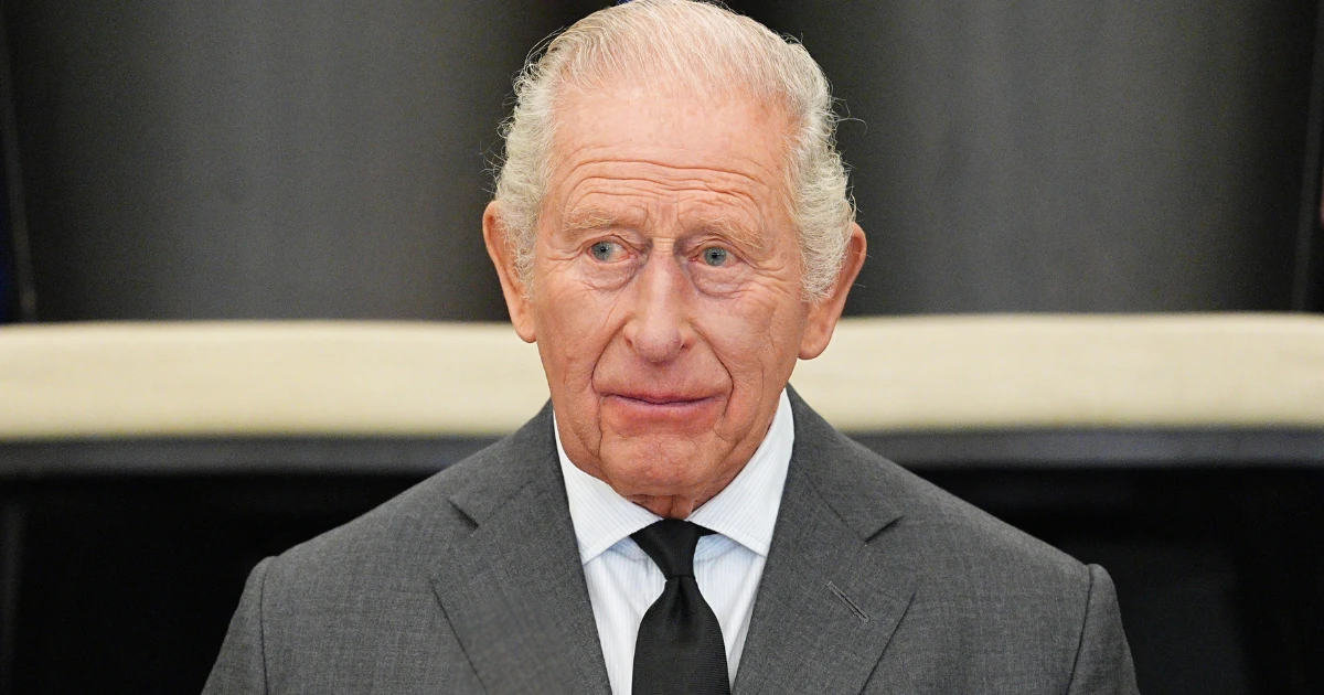 Károly király uralkodása legnagyobb kockázatával néz szembe, sokan a bocsánatkérésére várnak