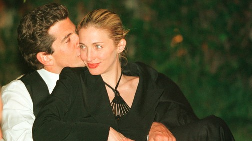 Ki volt Carolyn Bessette, akiért John F. Kennedy Jr. egészen a tragikus halálukig rajongott?