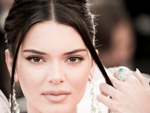 Naná, hogy Kendall Jenner már megint egy kosarast nézett ki magának