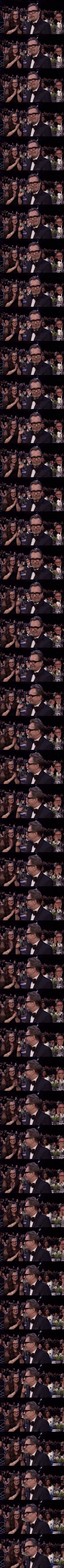 Oldman Winston Churchill-ként készült első képei akkor jelentek meg, amikor A legsötétebb óra c. filmet forgatták, és a világ megdöbbent, amikor látta, milyen furcsa a hasonlóság a színész és a történelmi személy között. Ez 100% -ban egy fenomenális sminkmunkának köszönhető, és a megfelelő megjelenés érdekében a híres sminktervezőt és művészt, Kazuhiro Tsuji-t vették fel. Tökéletes alakításáért Gary egyébként Oscar-díjat is kapott.