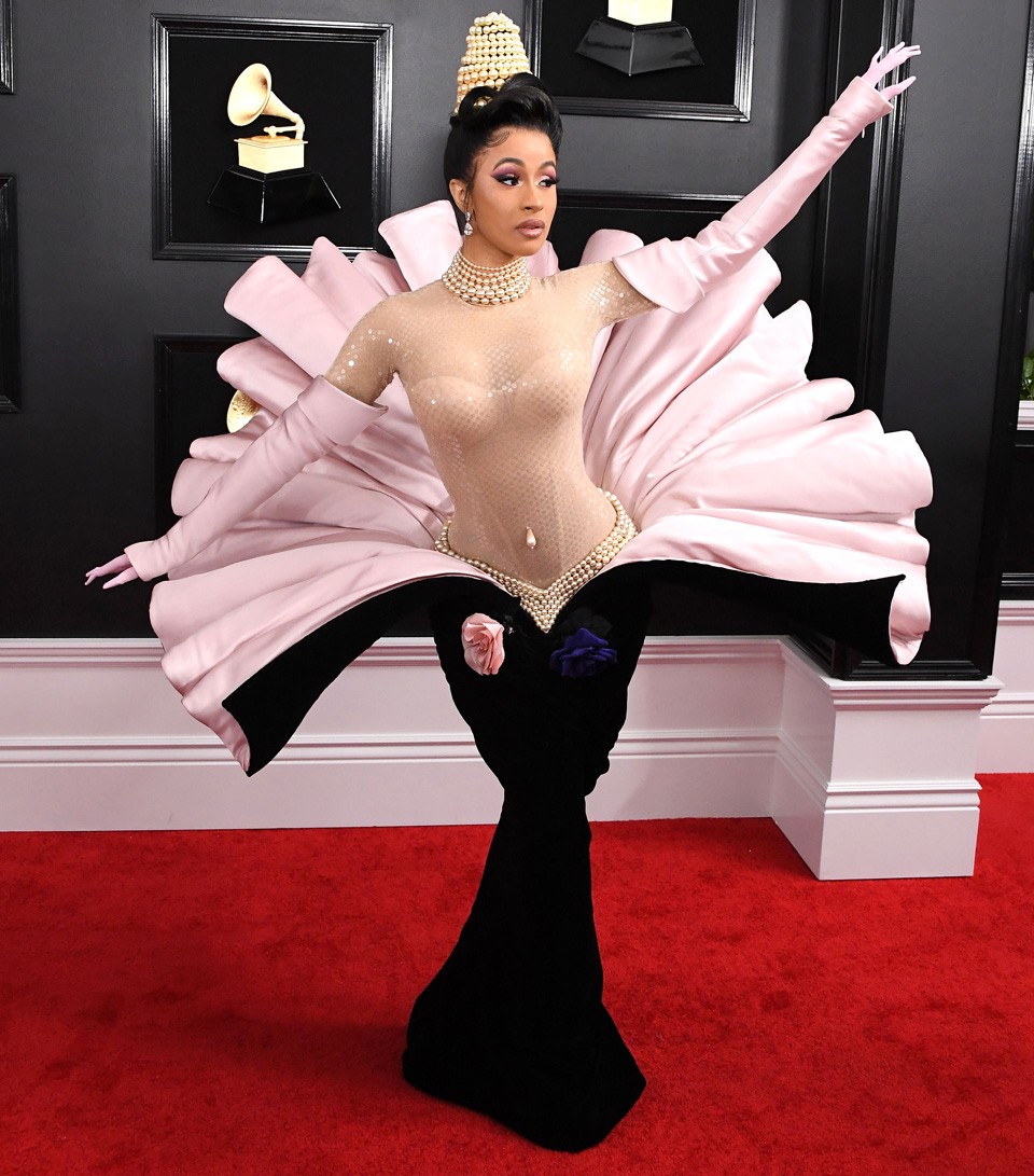  Cardi B egy vintázs Thierry Mugler kreációban a 2019-es Grammy-gálán