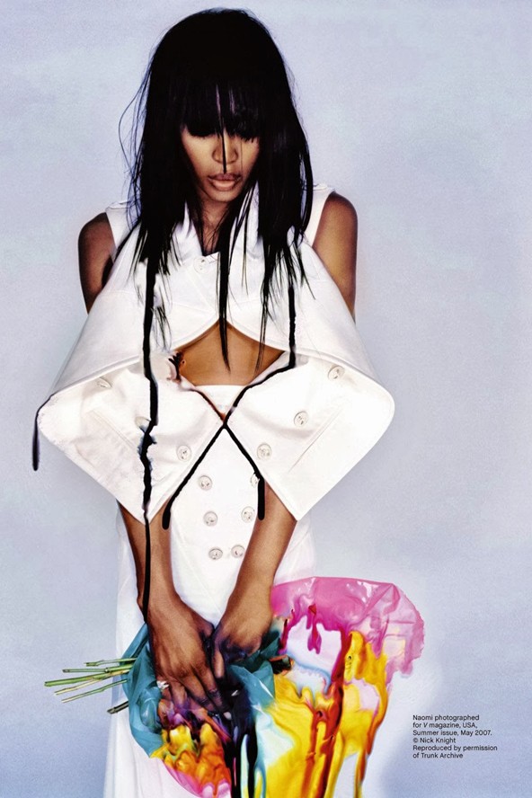 V magazine, 2007-es májusi nyári szám. Fotó: Nick Knight / Trunk Archive.