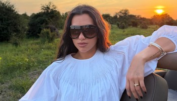 Dua Lipa dekoltázsa láttán azonnal zavarba jössz, nem takargatja a testét az énekesnő