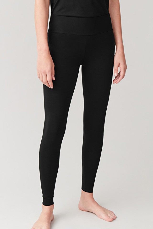 COS fekete jeggings: 8500 Ft