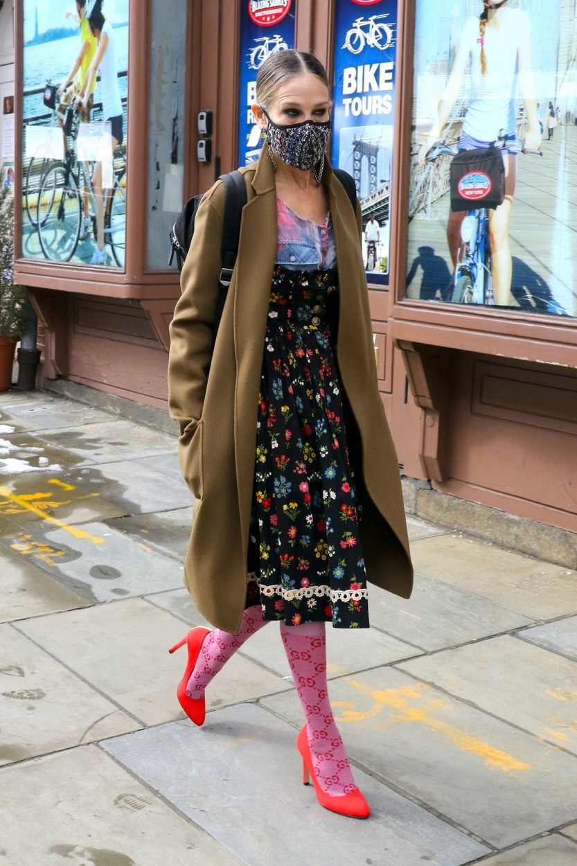 Sarah Jessica Parker legutóbbi szettjére Carrie Bradshaw is nagyon büszke lenne