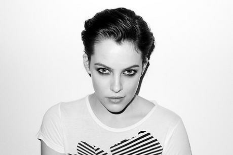 riley-keough-nagy-d0000B28Eaf40c62c545d.jpg