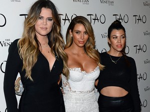 Te észreveszed ezt a ciki Photoshop hibát a Kardashianok legújabb fotóján?