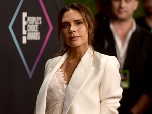 Micsoda? A SAJÁT VÉRÉBŐL készült arckrémmel keni magát