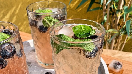 Ma koccints azzal, aki az egyik legfontosabb ember az életedben! Anyák napi mentes finomságok #4 Madarász Kinga – vegán életmód és táplálkozási tanácsadó ajánlásával